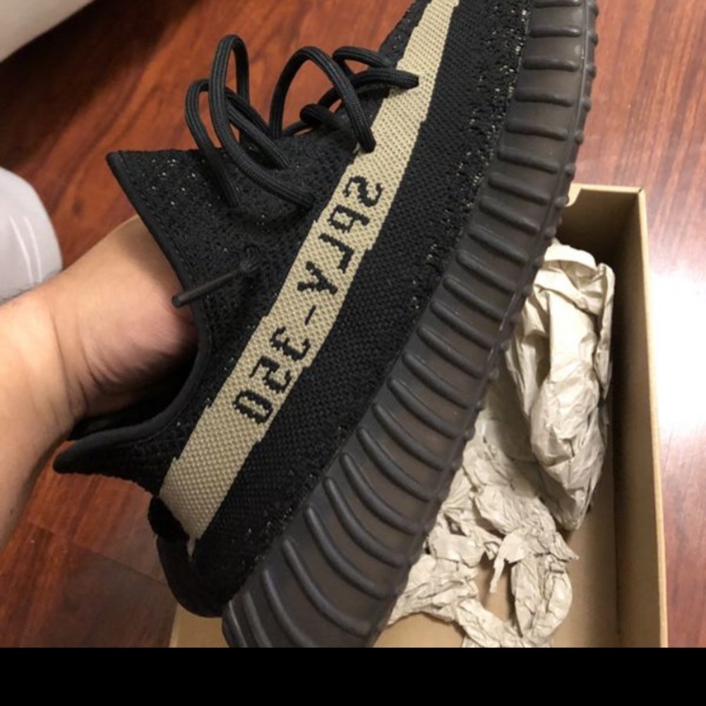Yeezy 350 olive - Picture 2 of 6